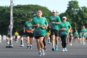 BIB: 358
                            <button type="button" onclick="openModal(5173321)" class="btn btn-primary btn-sm float-right btn-popup" data-toggle="modal" data-target=".modal-high-quality">
                        <i class="fas fa-shopping-cart"></i> Add to Cart
                    </button>
                                            <button type="button" onclick="isThisMe(5173321, true)" class="btn btn-success btn-sm float-right btn-popup btn-isme hidden" data-toggle="tooltip" data-placement="bottom" title="นี่คือรูปของคุณใช่ไหม คลิกที่นี่เพื่อเอาเข้าอัลบั้ม">
                        <i class="fas fa-plus"></i> Add to album
                    </button>
                    <button type="button" onclick="isThisMe(5173321, false)" class="btn btn-warning btn-sm float-right btn-popup btn-isnotme hidden">
                        <i class="fas fa-ban"></i> Remove from album
                    </button>